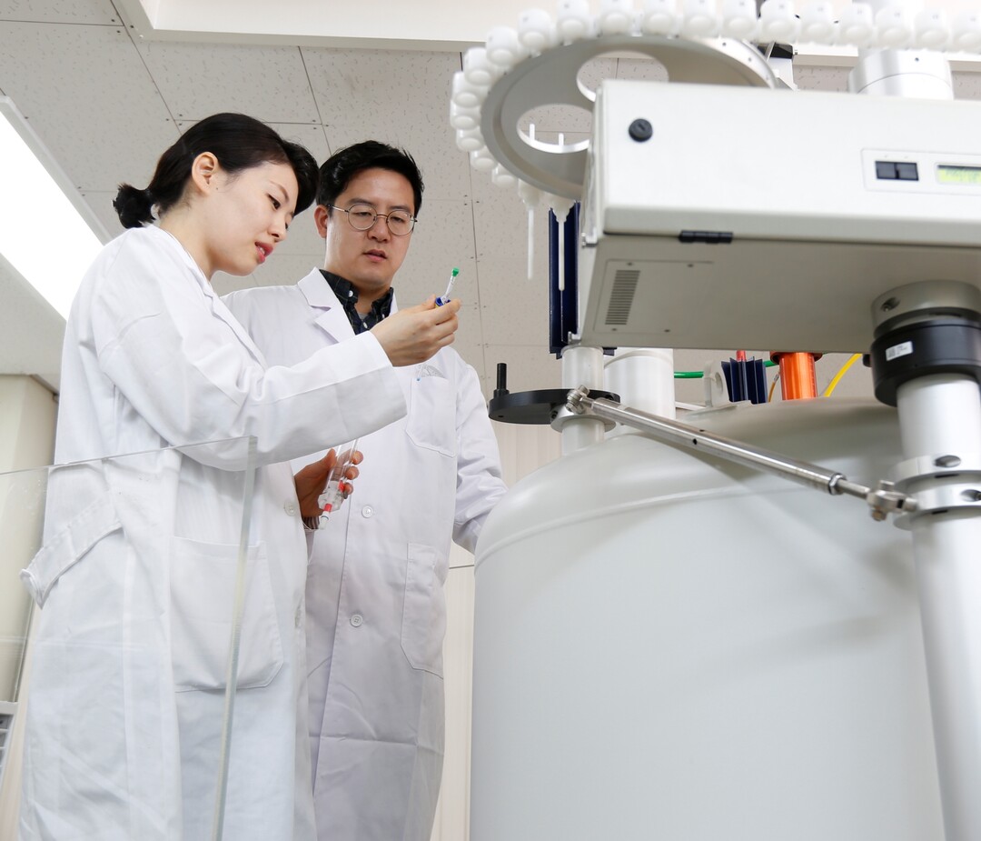 금호석유화학그룹, 불확실성의 파고 속...